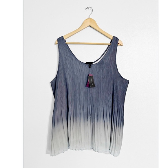 Lane Bryant New! Plus Size Ombre Pleated Top - Picture 1 of 4